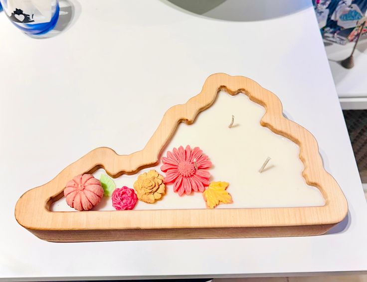 Virginia State Wooden Bowl Candle – Apples & Cinnamon 🍎✨