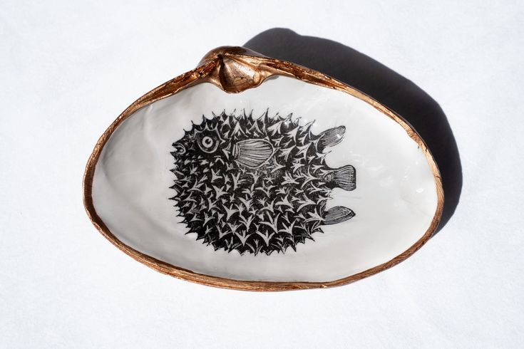 Decoupage Clam Shells – by The Joyful Penguin