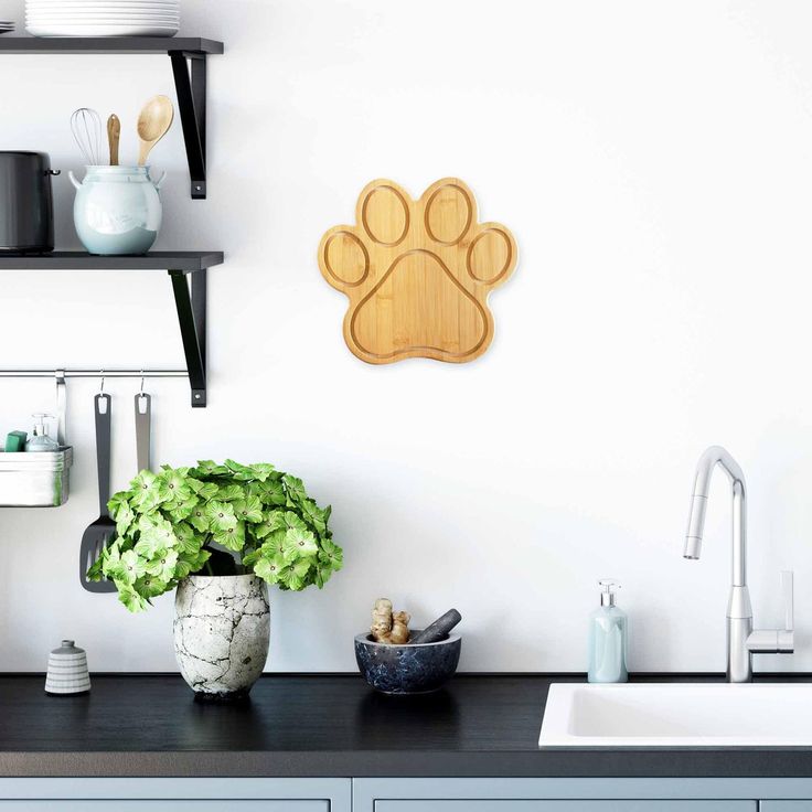 Bamboo Paw Print Cheeseboard