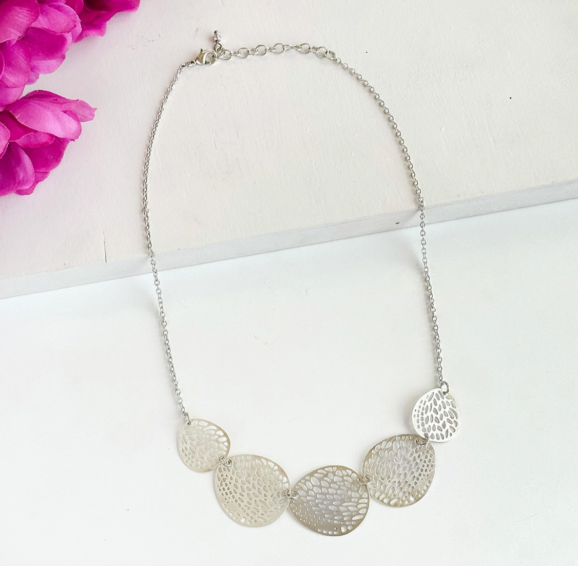 Stenciled Leaf Necklace (Silver)