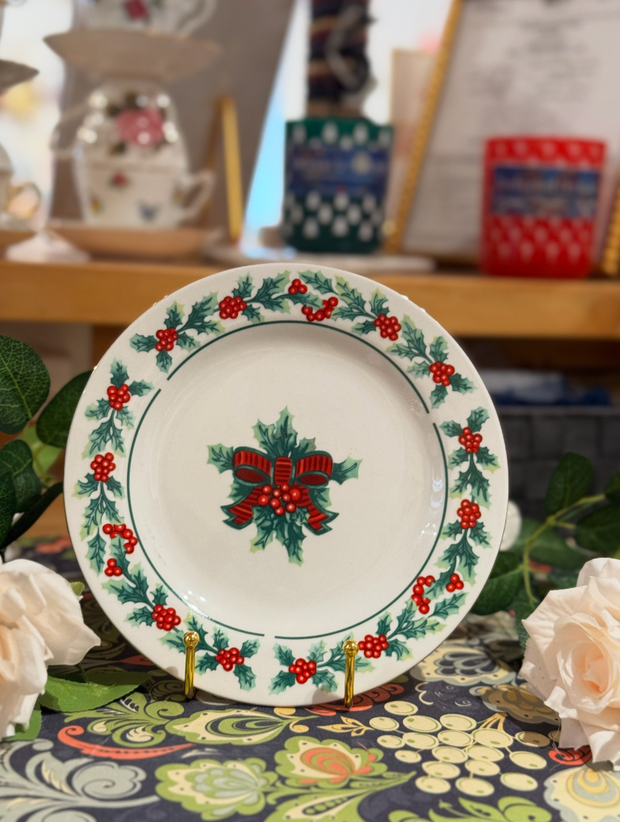 Vintage China ~ Gibson Designs Christmas Greeting Holly Plate
