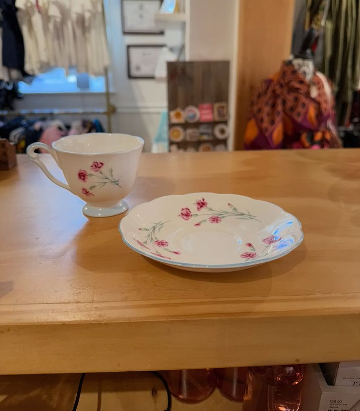 Vintage China ~ Princess Anne, Remembrance Series